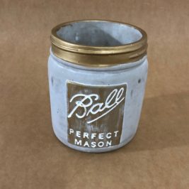 Vaso Mason Jar cimento com dourado M