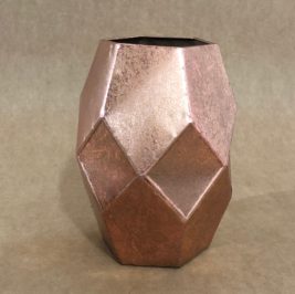 Vaso geométrico baixo metal rosê