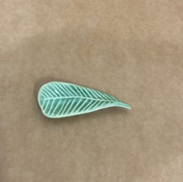 Mini folha cerâmica verde